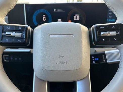 Used 2025 Hyundai Santa Fe SEL image 25