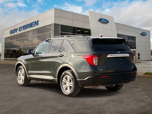 Certified 2023 Ford Explorer XLT image 3
