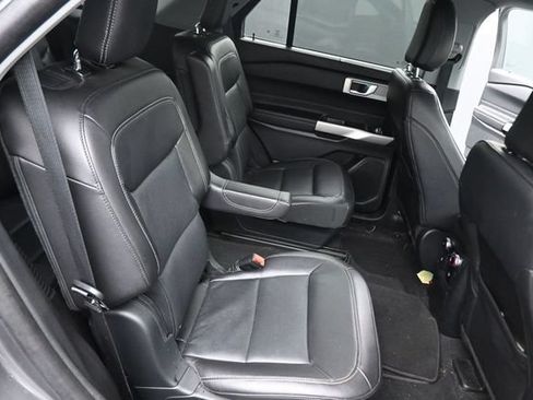 Used 2023 Ford Explorer Limited w/ Hybrid Equipment Group 310A AWD/4WD image 16