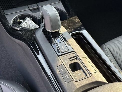 Used 2025 Toyota Prius XLE image 22