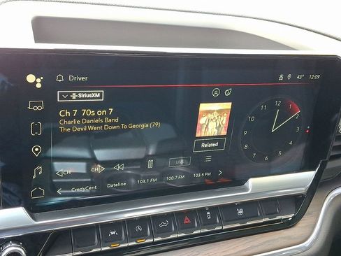 Used 2024 GMC Sierra 1500 SLT image 17