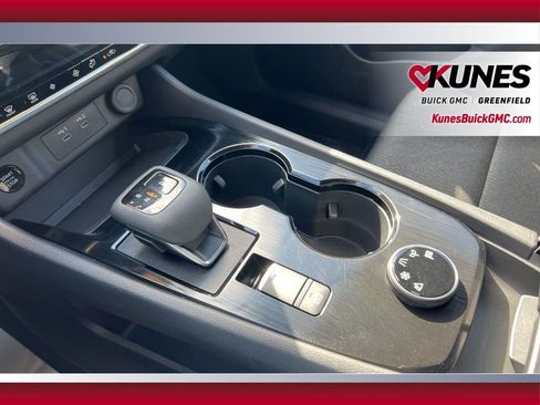 Used 2025 Nissan Rogue SV image 30