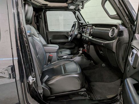 Used 2021 Jeep Wrangler Unlimited Rubicon 4xe AWD/4WD image 32