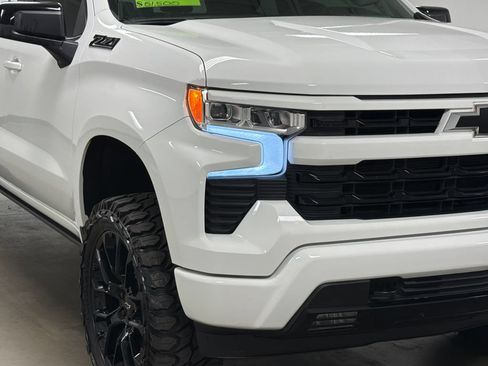 Used 2025 Chevrolet Silverado 1500 RST w/ Z71 Off-Road Package AWD/4WD image 5