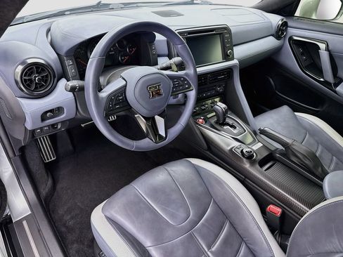 Used 2020 Nissan GT-R Premium AWD/4WD image 9