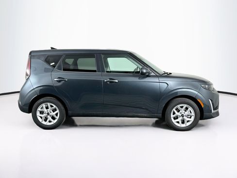 Used 2025 Kia Soul LX w/ LX Technology Package FWD image 10