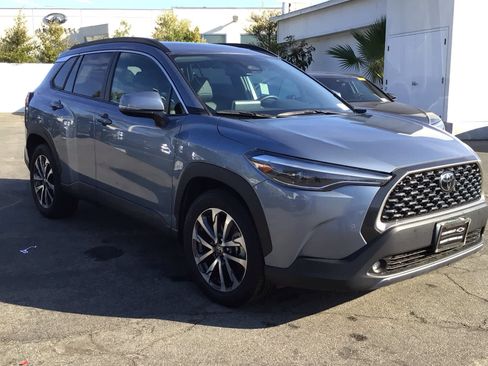 Used 2024 Toyota Corolla Cross XLE w/ Convenience Package image 62