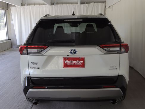 Used 2022 Toyota RAV4 XSE w/ XSE Grade Weather Package AWD/4WD image 27