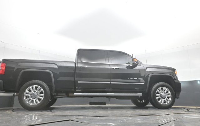 Used 2019 GMC Sierra 3500 Denali w/ Duramax Plus Package AWD/4WD image 48