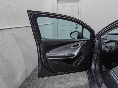 Used 2012 Chevrolet Volt Premium w/ Premium Trim Package FWD image 11