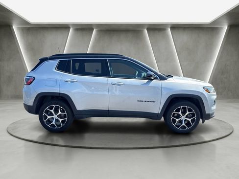 Used 2024 Jeep Compass Limited AWD/4WD image 8