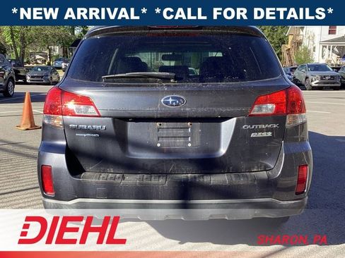 Used 2011 Subaru Outback 2.5i Limited w/ PWR Moonroof Pkg AWD/4WD image 6