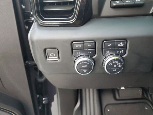 Used 2024 GMC Sierra 1500 AT4 w/ Technology Package image 28