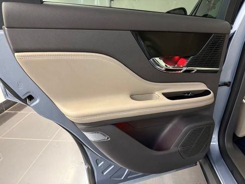 Used 2022 Lincoln Corsair AWD w/ Premium Package image 36