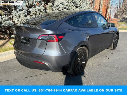 Used 2022 Tesla Model Y Long Range image 9