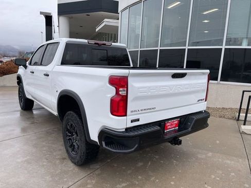 Used 2023 Chevrolet Silverado 1500 ZR2 w/ Technology Package image 5