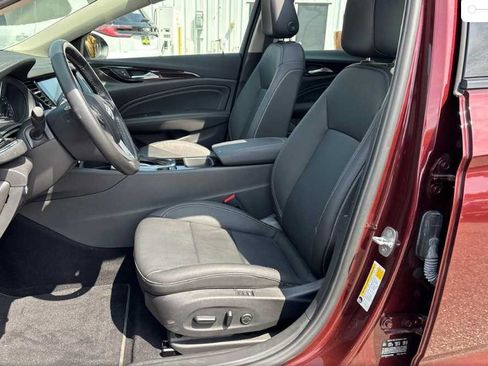 Used 2019 Buick Regal Essence w/ Driver Confidence Package I FWD image 8