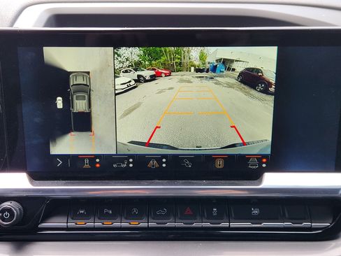 Used 2024 Chevrolet Silverado 1500 High Country w/ Technology Package AWD/4WD image 12
