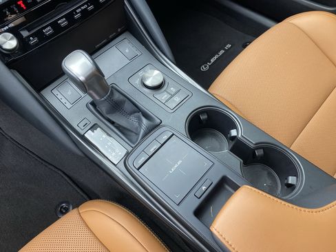 Used 2025 Lexus IS 350 F Sport RWD image 20