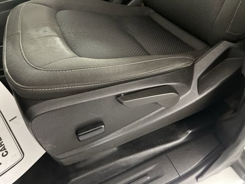 Used 2022 Chevrolet Colorado LT w/ Fleet Safety Package image 14