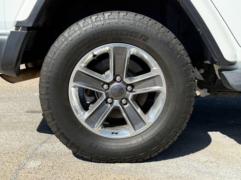 Used 2020 Jeep Wrangler Unlimited Sahara image 20