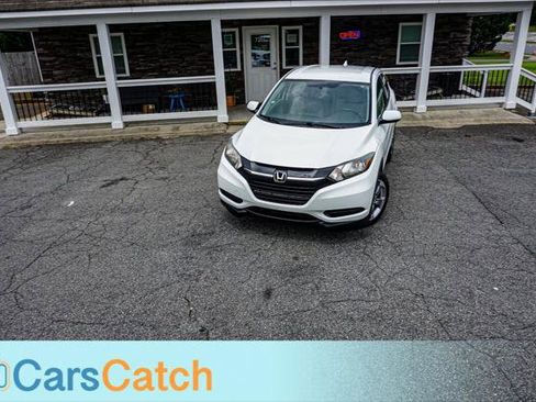 Used 2018 Honda HR-V LX image 3