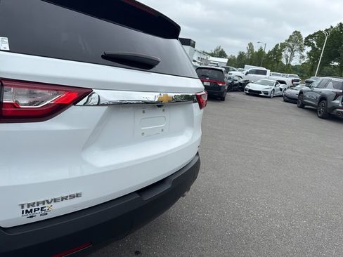 Used 2020 Chevrolet Traverse LT FWD image 31