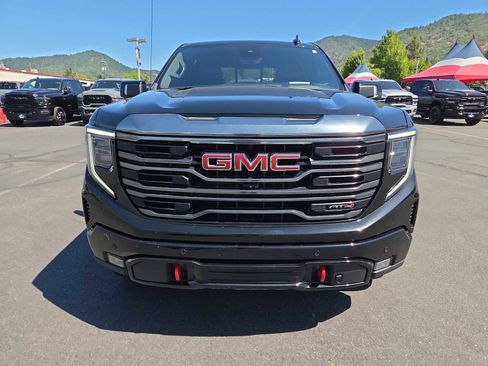 Used 2022 GMC Sierra 1500 AT4 w/ AT4 Premium Package AWD/4WD image 14