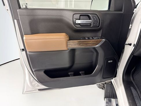 Used 2019 Chevrolet Silverado 1500 High Country w/ Technology Package image 25