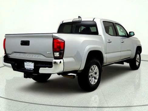 Used 2018 Toyota Tacoma SR5 RWD image 5