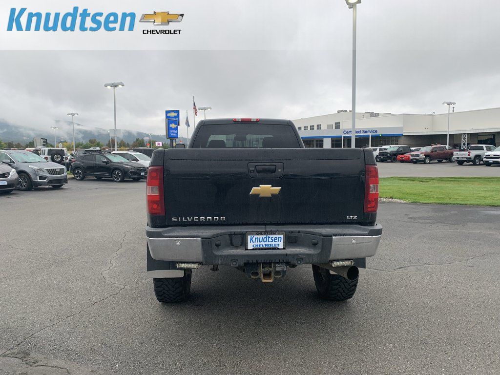 Used 2014 Chevrolet Silverado 2500 LTZ w/ LTZ Plus Package AWD/4WD image 6