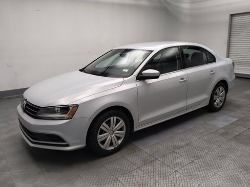 Used 2017 Volkswagen Jetta S w/ Jetta S Cold Weather Package FWD image 2