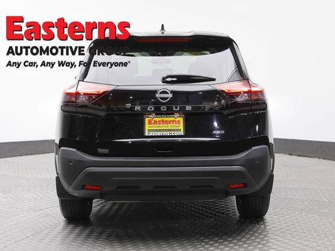 Used 2023 Nissan Rogue S AWD/4WD image 5