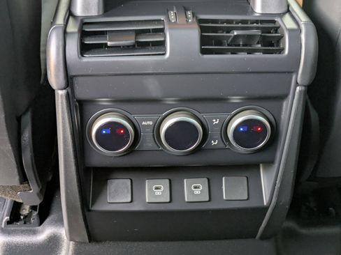 Certified 2024 Land Rover Defender 110 X-Dynamic SE image 26