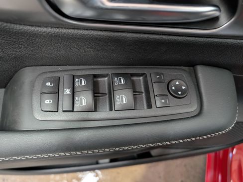 New 2026 Chrysler Pacifica Select image 10