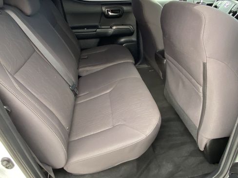 Used 2016 Toyota Tacoma TRD Sport w/ Premium & Technology Package AWD/4WD image 13