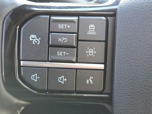 Used 2023 Ford F150 Lightning Platinum image 18