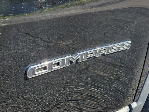 Used 2021 Jeep Compass Latitude AWD/4WD image 30