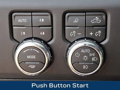 Used 2026 GMC Sierra 2500 AT4 AWD/4WD image 9