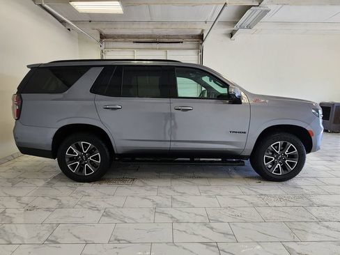 Used 2022 Chevrolet Tahoe Z71 w/ Luxury Package AWD/4WD image 4