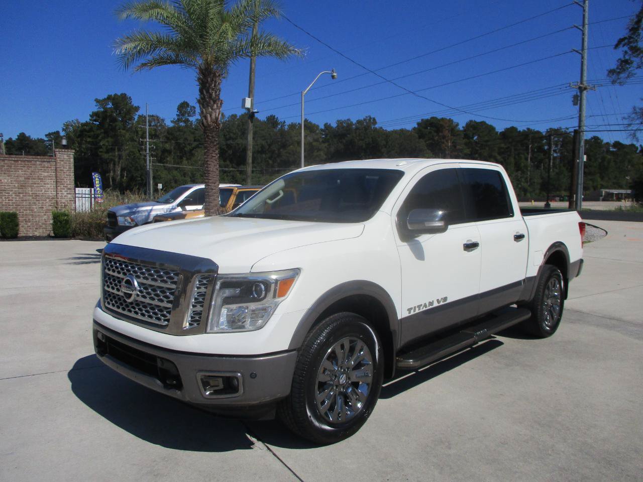 Used 2018 Nissan Titan Platinum Reserve AWD/4WD image 5