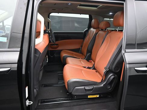 Used 2024 Kia Carnival SX Prestige image 38