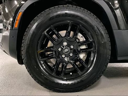 Certified 2025 Land Rover Defender 110 S AWD/4WD image 8