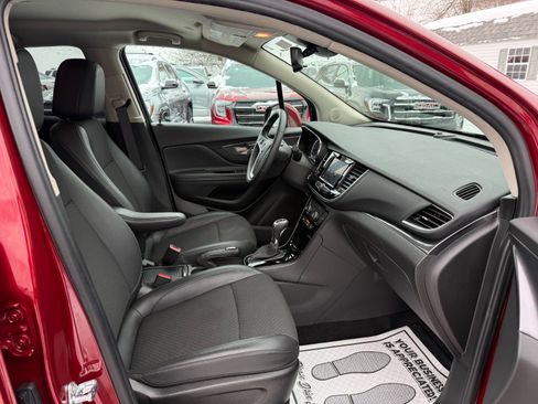 Used 2022 Buick Encore Preferred w/ Safety Package image 21