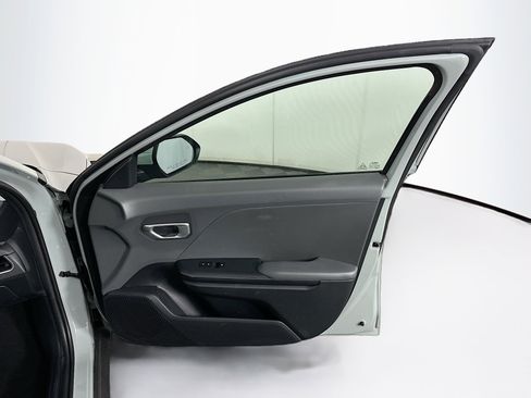 Used 2025 Kia K4 LXS image 30