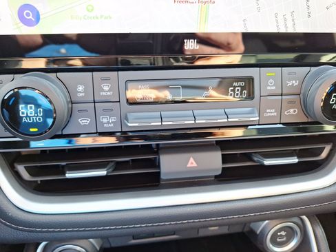 Used 2025 Toyota Grand Highlander Platinum image 28