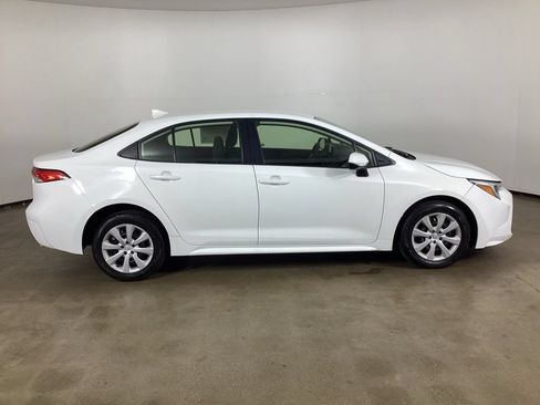 Used 2025 Toyota Corolla LE FWD image 7