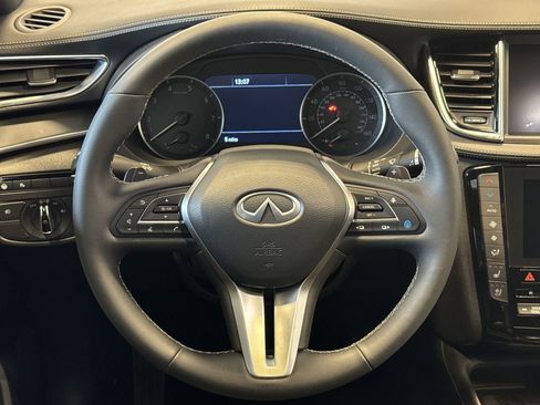 New 2025 INFINITI QX55 Essential image 14