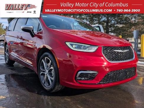 New 2026 Chrysler Pacifica Select image 1