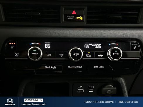 Used 2025 Honda Pilot TrailSport image 14